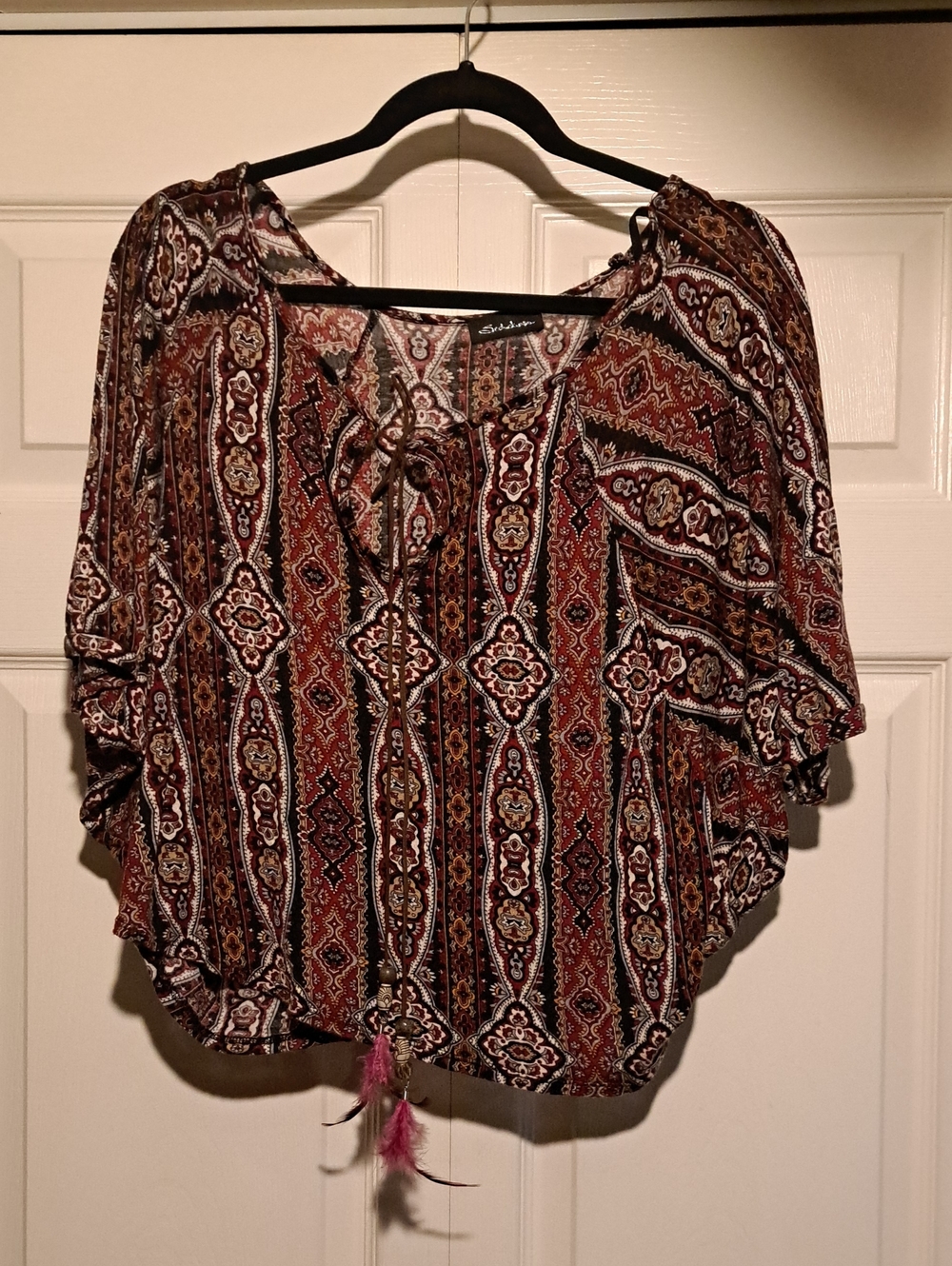 🪘Seductions-Boho Tie-Front Peasant Tunic Rust Multicolored design Feather tie